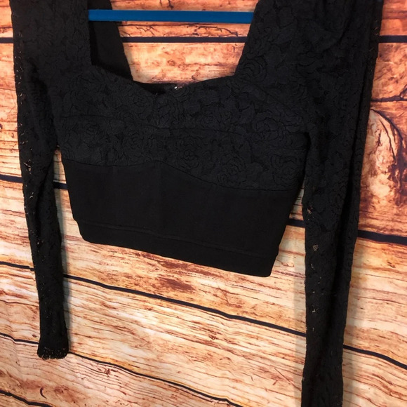 Lace detail top - Picture 12 of 16